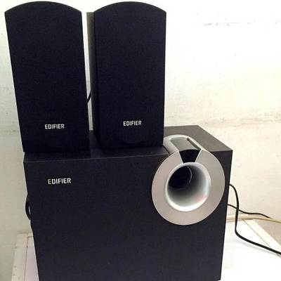 家用漫步者音響轉讓 木質結構，音質純正，深圳坪山坑梓自提